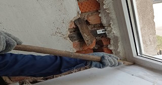 Демонтаж оконных откосов по выгодной цене от 513 руб. в Новосибирске - Спецтрансмонтаж